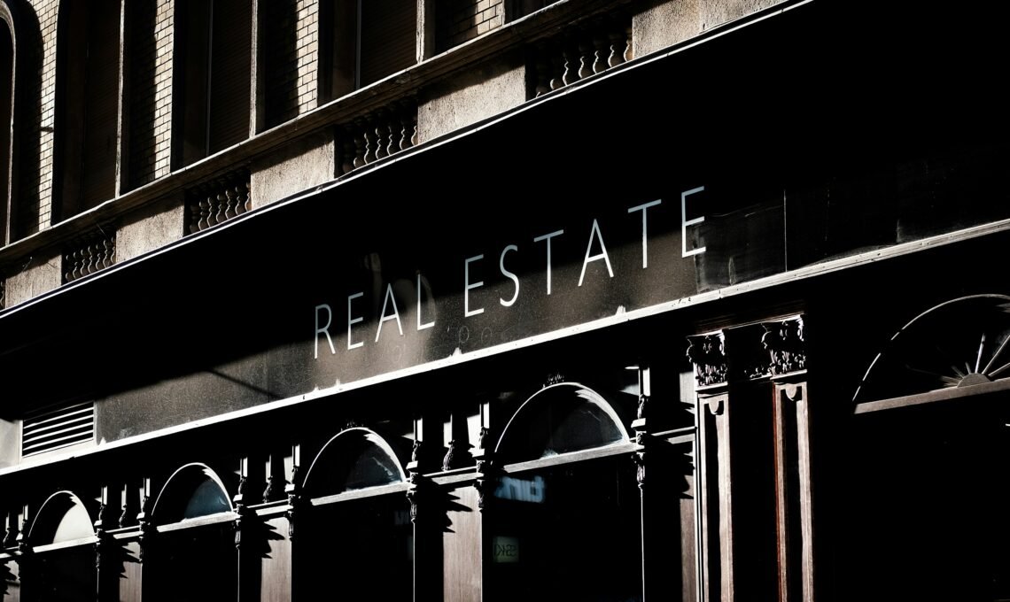 The Mogul Mindset: How the Most Ambitious Entrepreneurs Think Differently