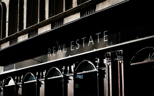 The Mogul Mindset: How the Most Ambitious Entrepreneurs Think Differently